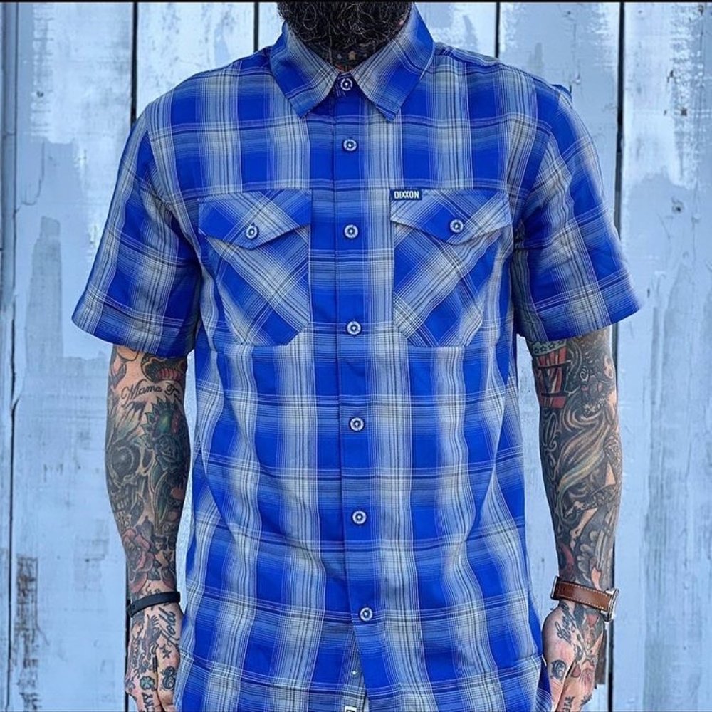 Dixxon Flannel Company Bamboo Short Sleeve Button Up in Ocean Blvd Size Medium